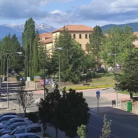 Apartamento O Mon Sabiñánigo Exterior foto